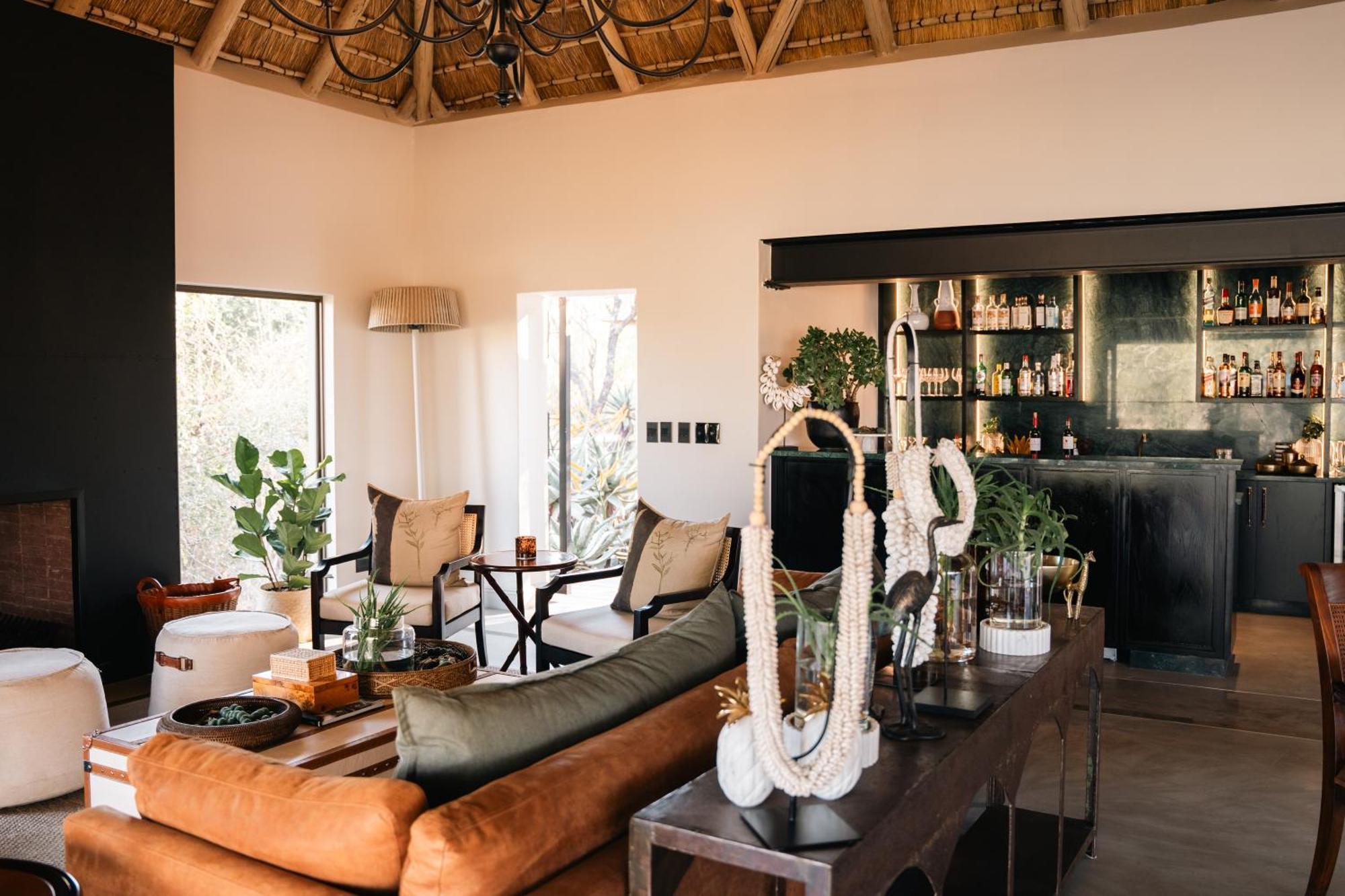 Thornybush Simbambili Lodge サビ・サンド動物保護区 エクステリア 写真