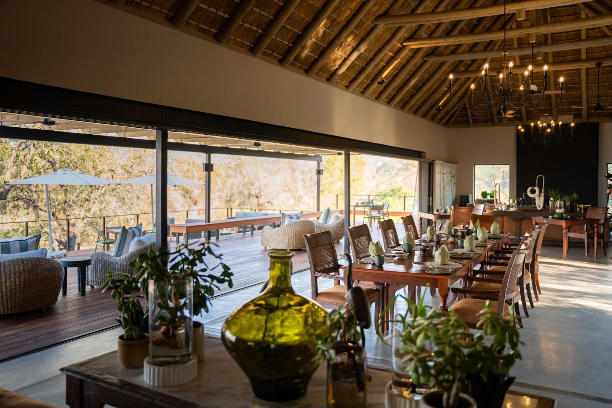 Thornybush Simbambili Lodge サビ・サンド動物保護区 エクステリア 写真