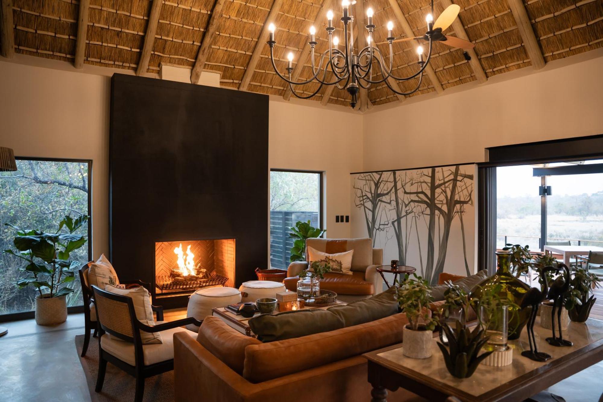 Thornybush Simbambili Lodge サビ・サンド動物保護区 エクステリア 写真