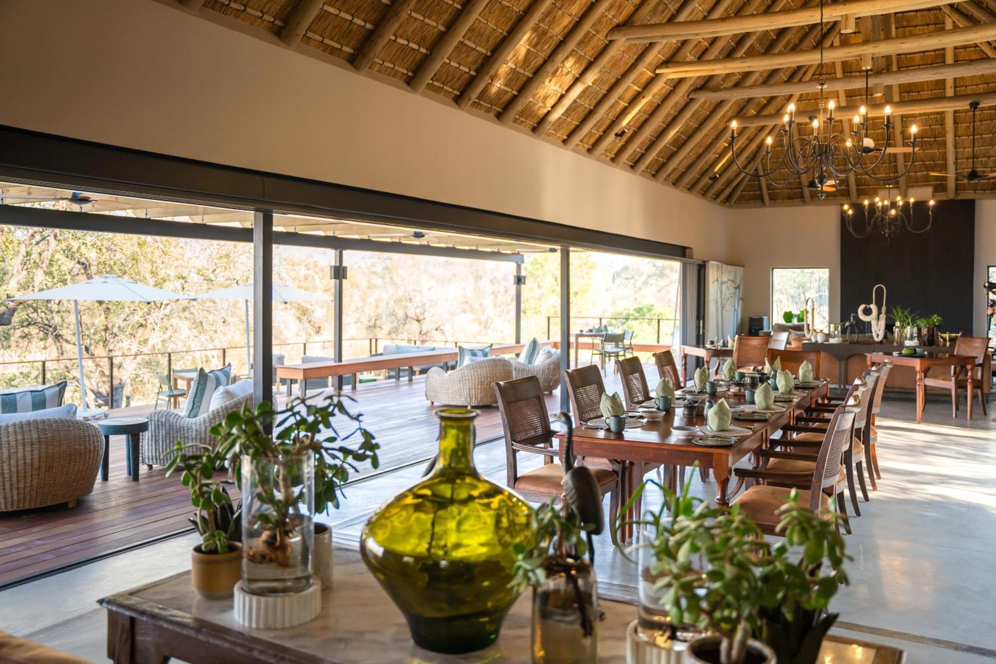 Thornybush Simbambili Lodge サビ・サンド動物保護区 エクステリア 写真