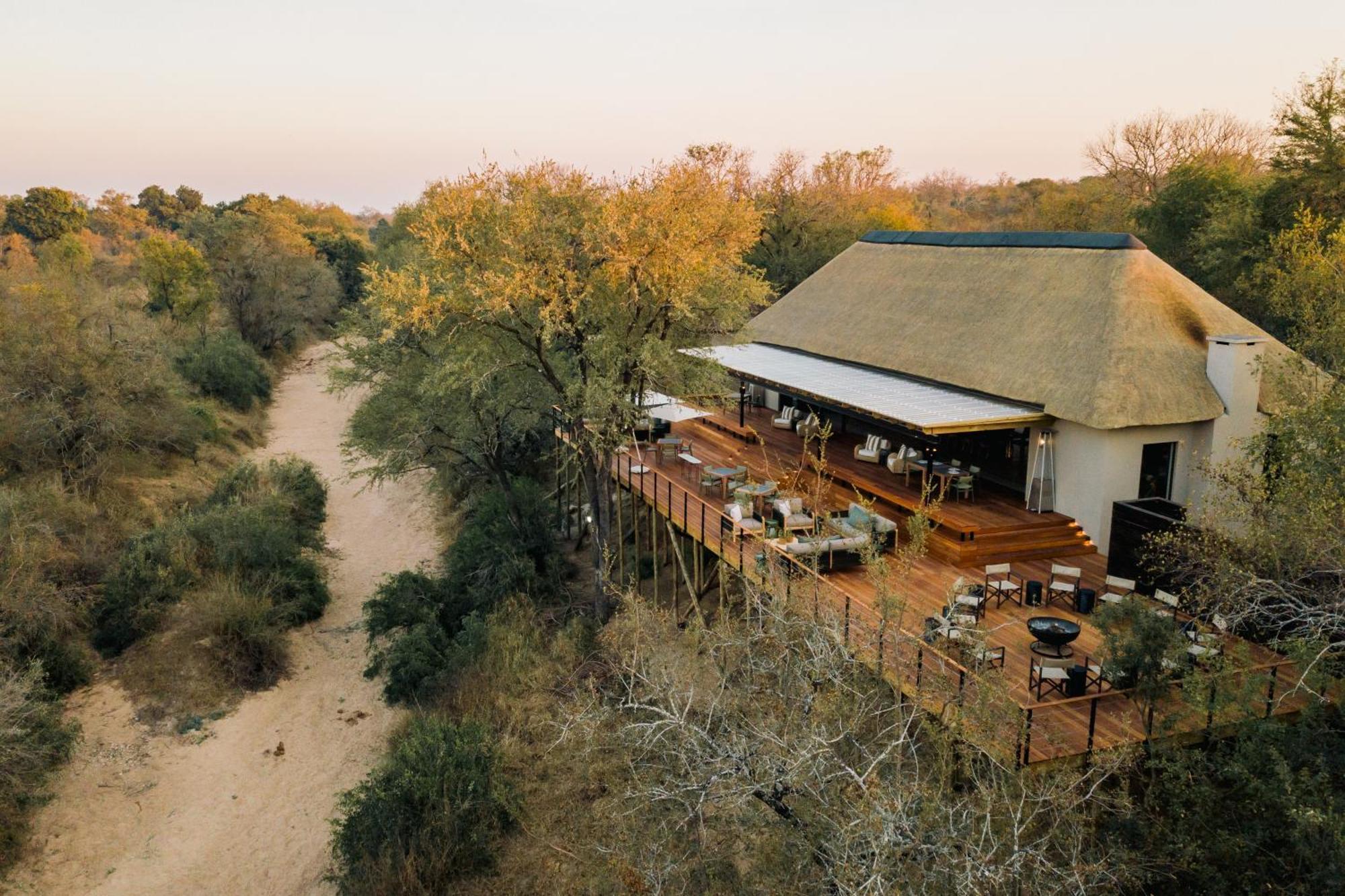Thornybush Simbambili Lodge サビ・サンド動物保護区 エクステリア 写真