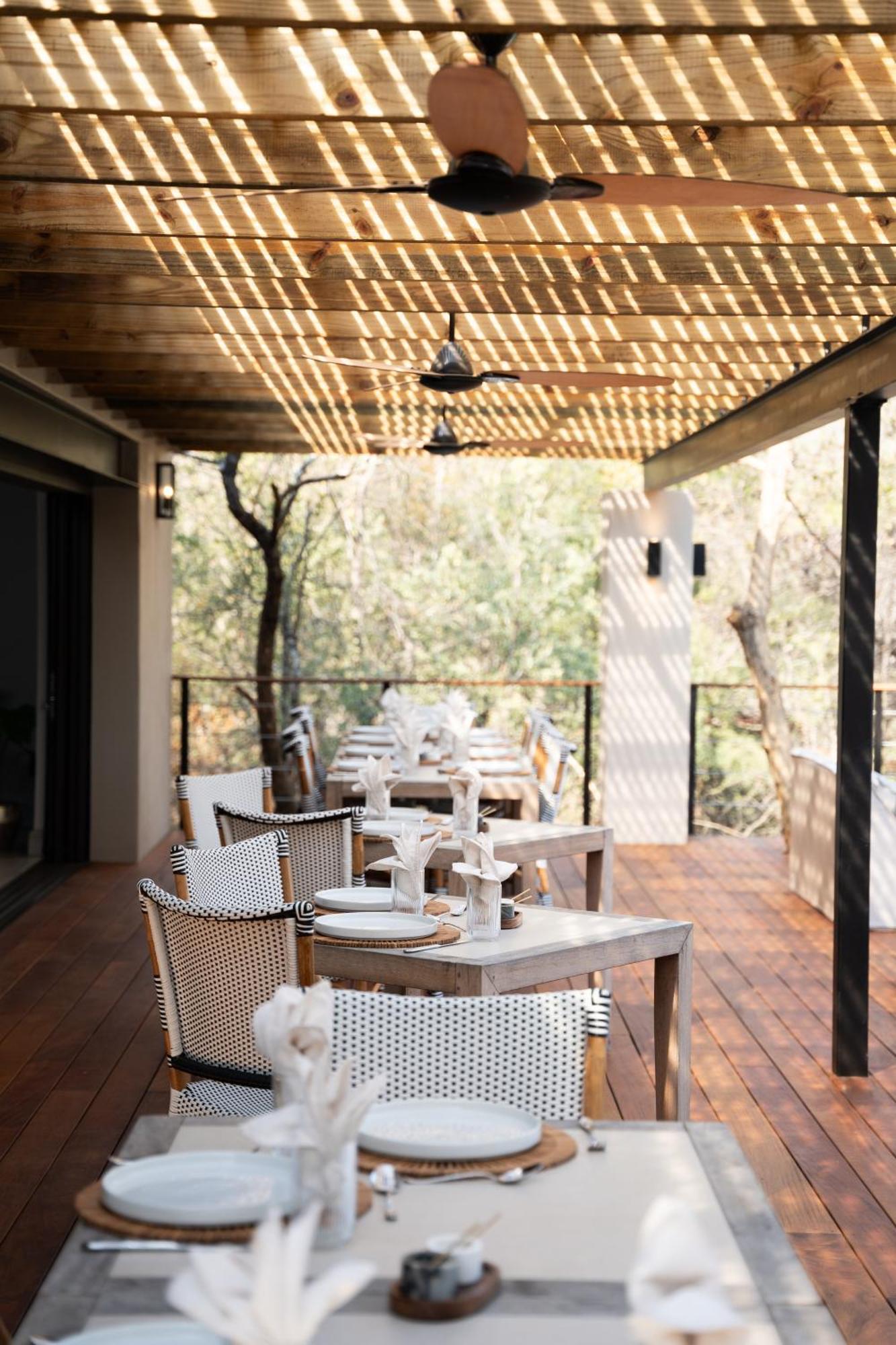 Thornybush Simbambili Lodge サビ・サンド動物保護区 エクステリア 写真