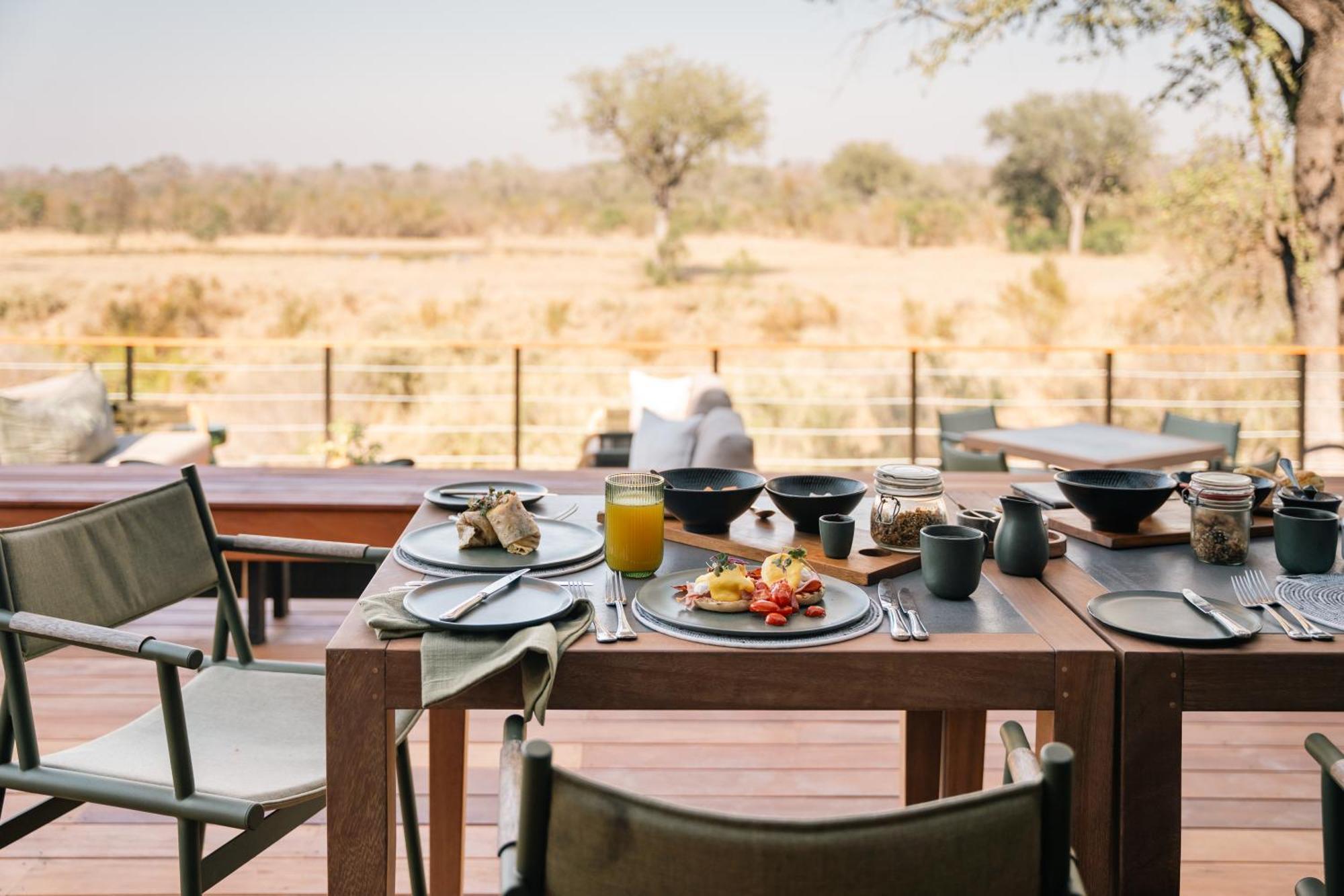 Thornybush Simbambili Lodge サビ・サンド動物保護区 エクステリア 写真