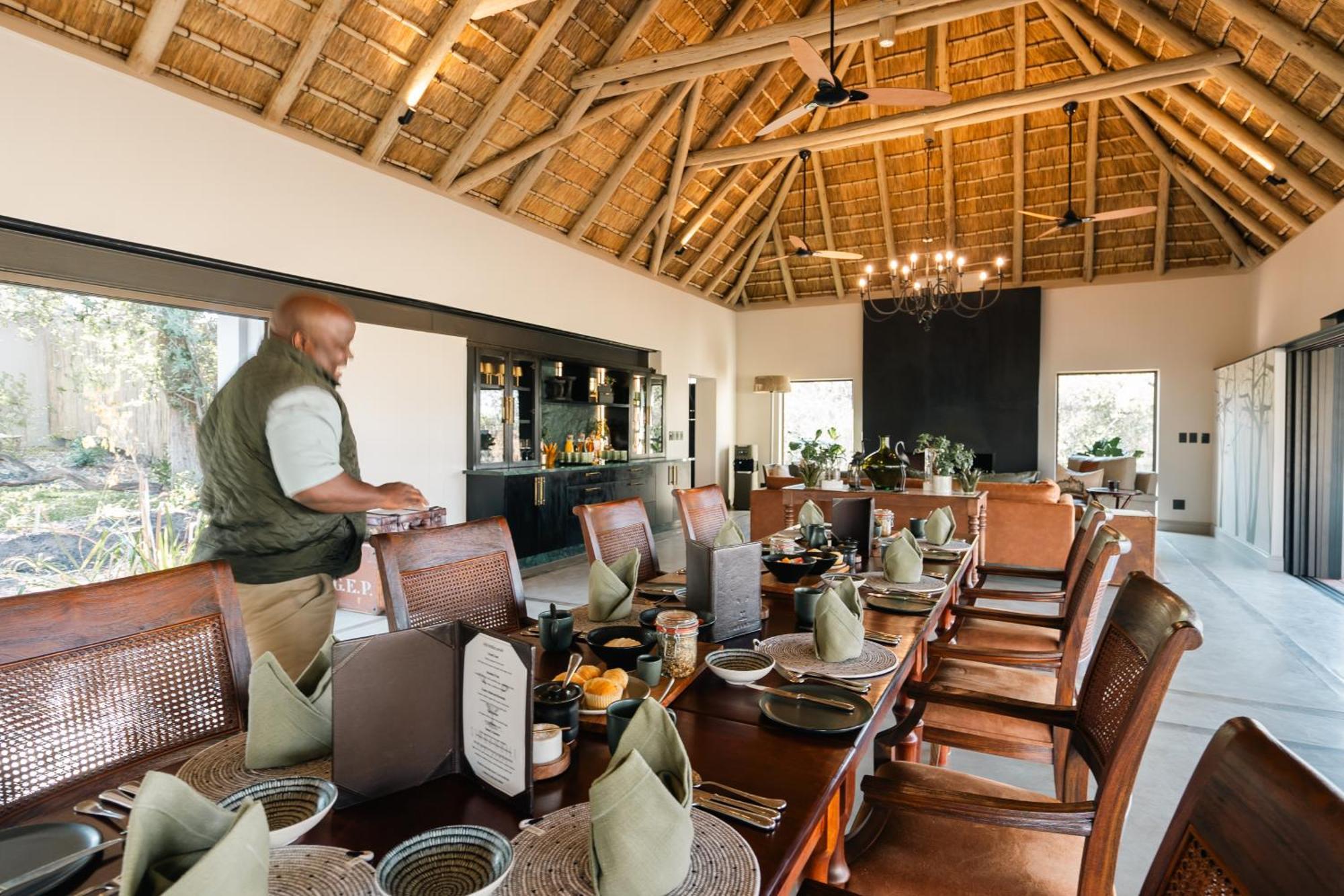 Thornybush Simbambili Lodge サビ・サンド動物保護区 エクステリア 写真